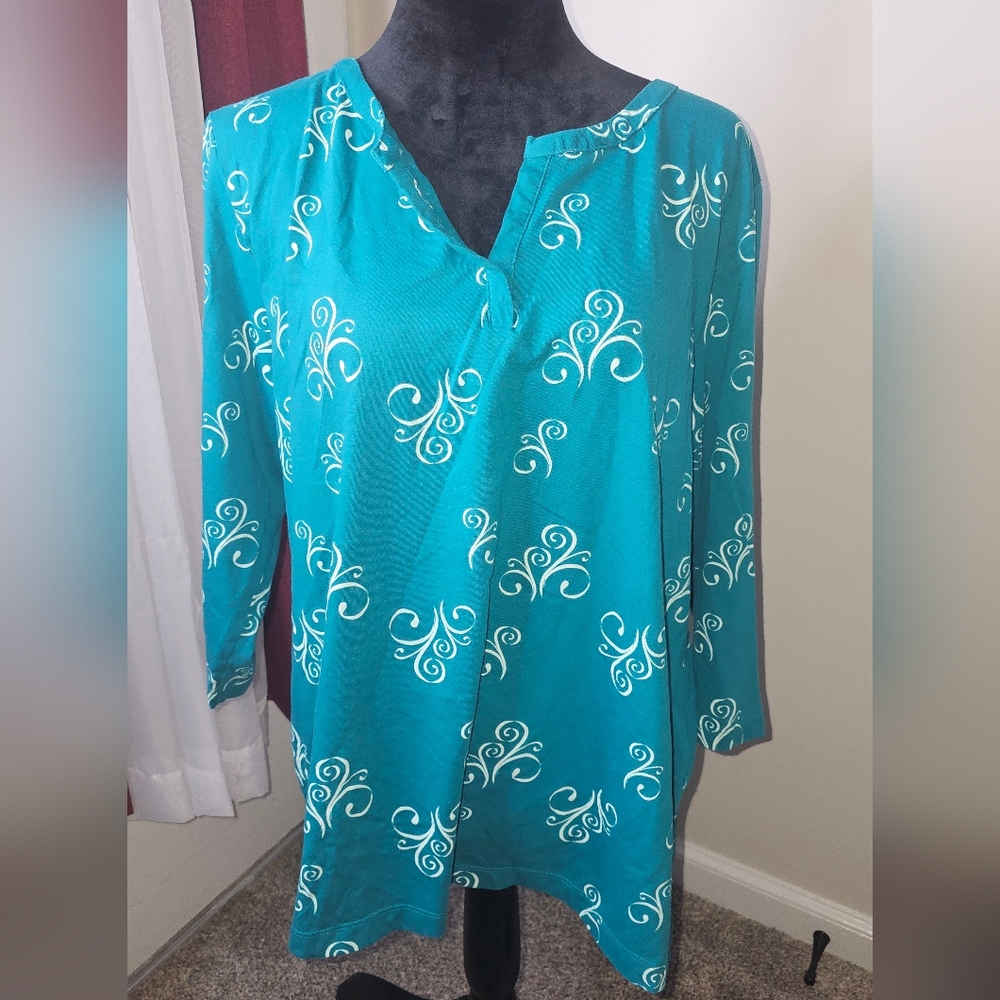 Chic Women's XL Long Sleeve Shirt
